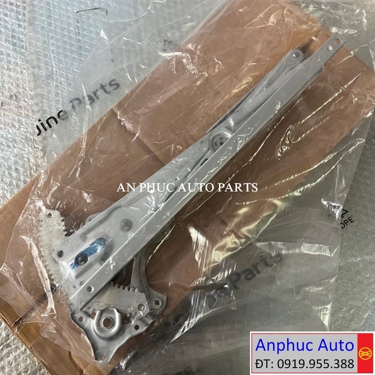 Compa lên xuống kính cửa trước Lh Xpander-201-2020-80721-W060P.jpg